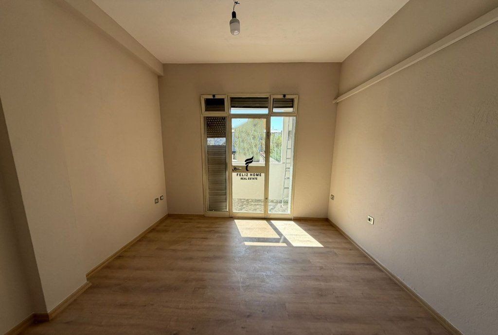 SHITET APARTAMENT 2+1 21 DHJETORI 16.000.000 LEKE  FH-70100