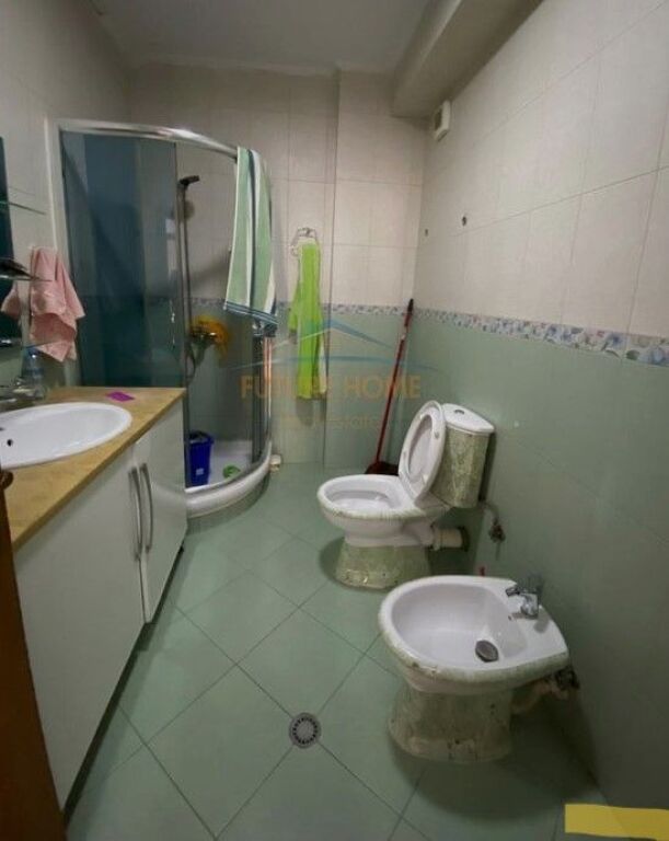 Shitet, Apartament 2+1+1, Ali Demi, Tiranë