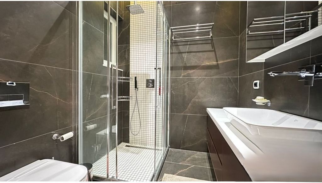 Apartament 1+1 me qira tek Kopshti Botanik prane Xhamise! 550 € /Muaj