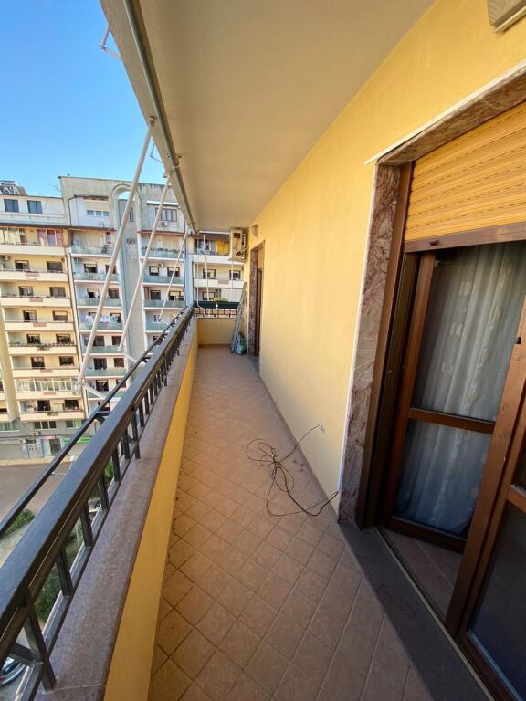 Comune di Parigi vicino al parco giochi 🚩Vendiamo super appartamento 3+1+2 bagni+ripostiglio.