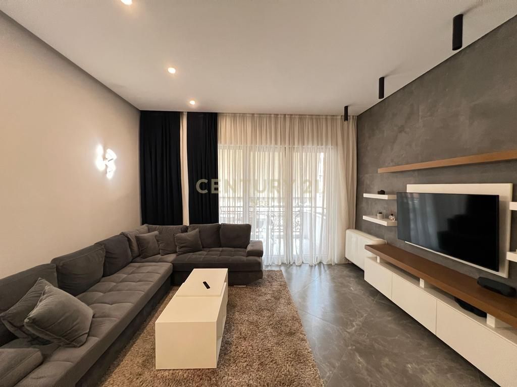 Jepet me qira apartament 2+1+2 me post parkimi në Kompleksin Delijorgji