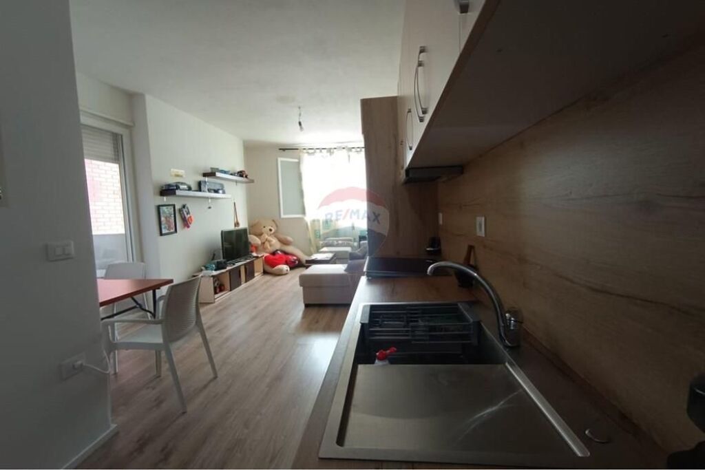 Apartament 1+1 me qera tek American 3