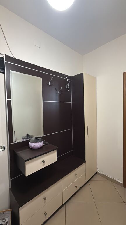 Apartment for rent 1+1 in Shkoze Total area: 56 m2 Floor: 3 Layout: •Living room + kitchen area •1 bedroom •1 bathroom • Corridor The apartment is furnished.