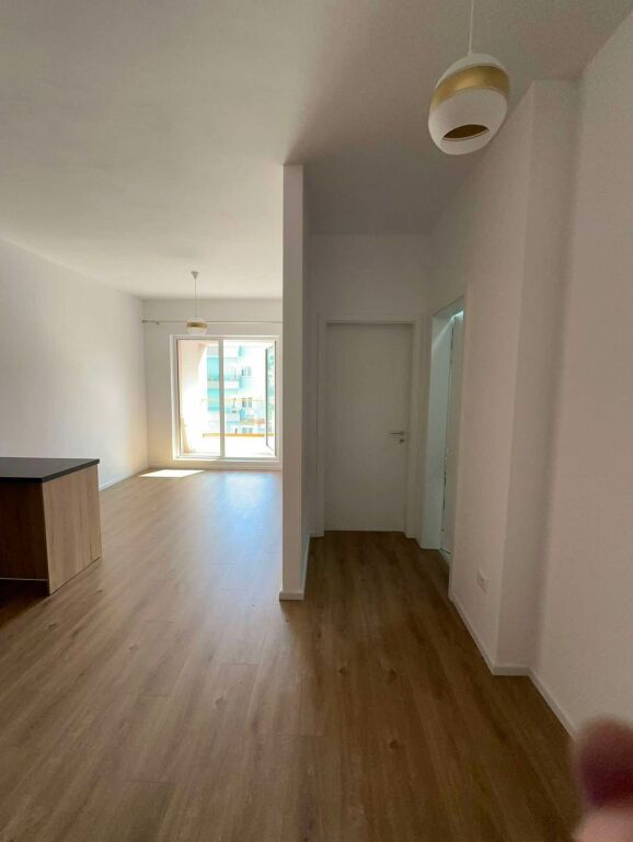 🏡Jepet me qira afatgjate apartament 1+1, i sapo perfunduar, 50 m², ne zonen e 📍 Mangalem 21, Ali Demi.💰 Cmimi: 35,000 leke / muaj
