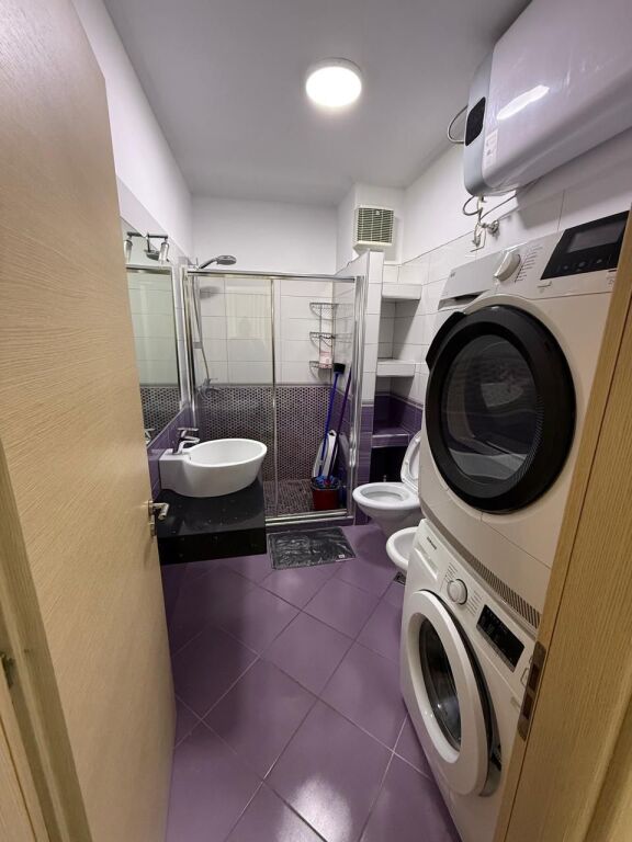 21-Dhjetori Jepet apartament me qira 2+1 Kontakti