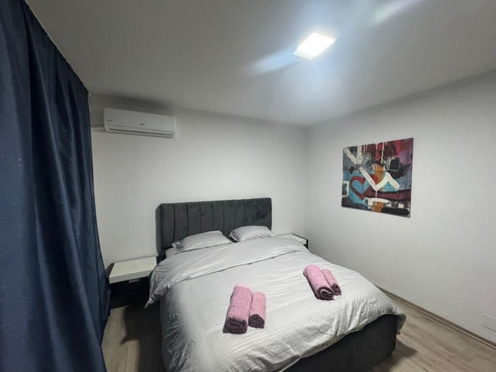 Jepet Apartament 2+1 me qira – Në Qendër të Tiranës !