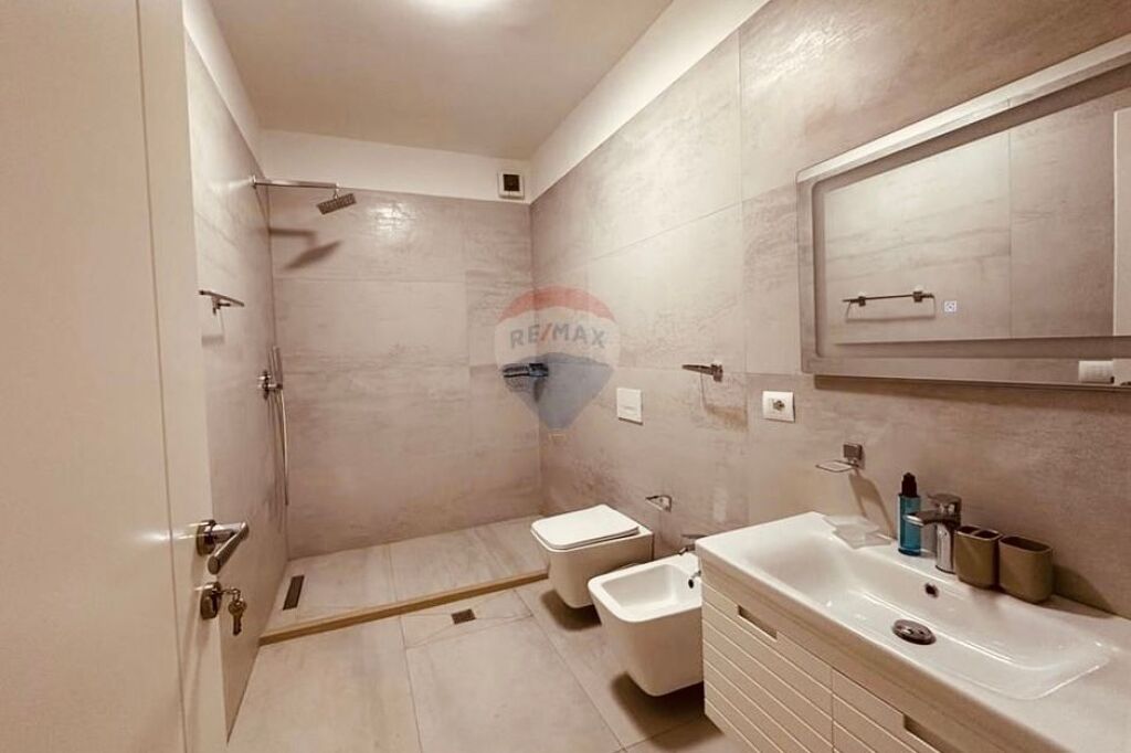 Apartament 2+1 Materniteti i Ri