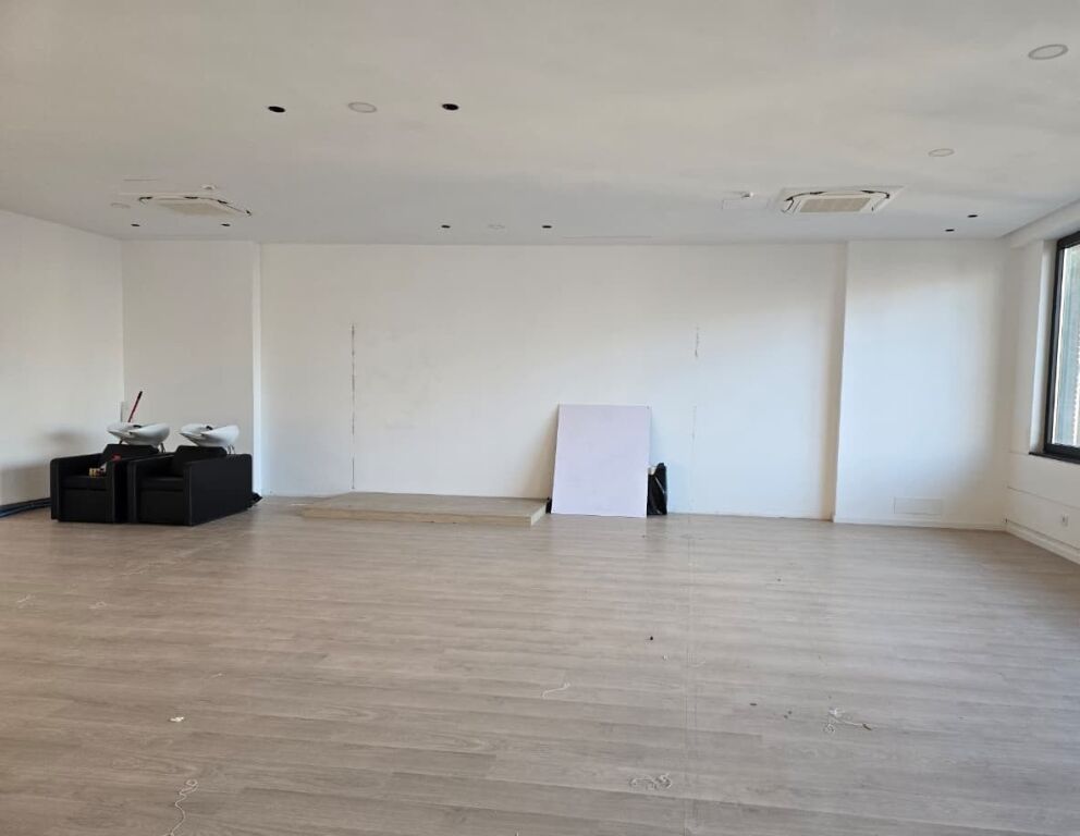 📌ZYRË MODERNE ME QIRA – KOMPLEKSI DELIJORGJI