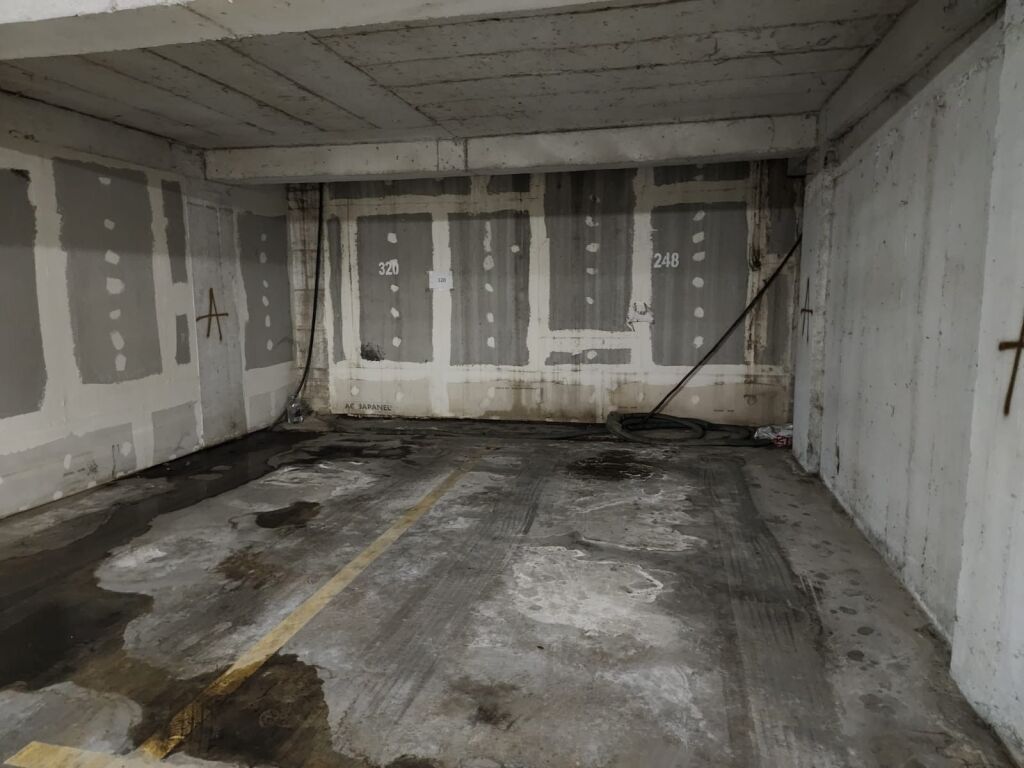 Shiten poste parkimi Golden Park !