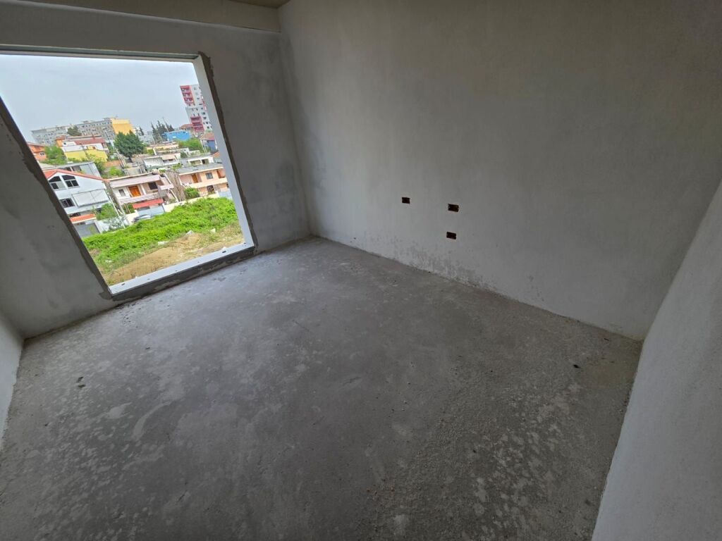 Porcelan Shitet Apartament 2+1+2