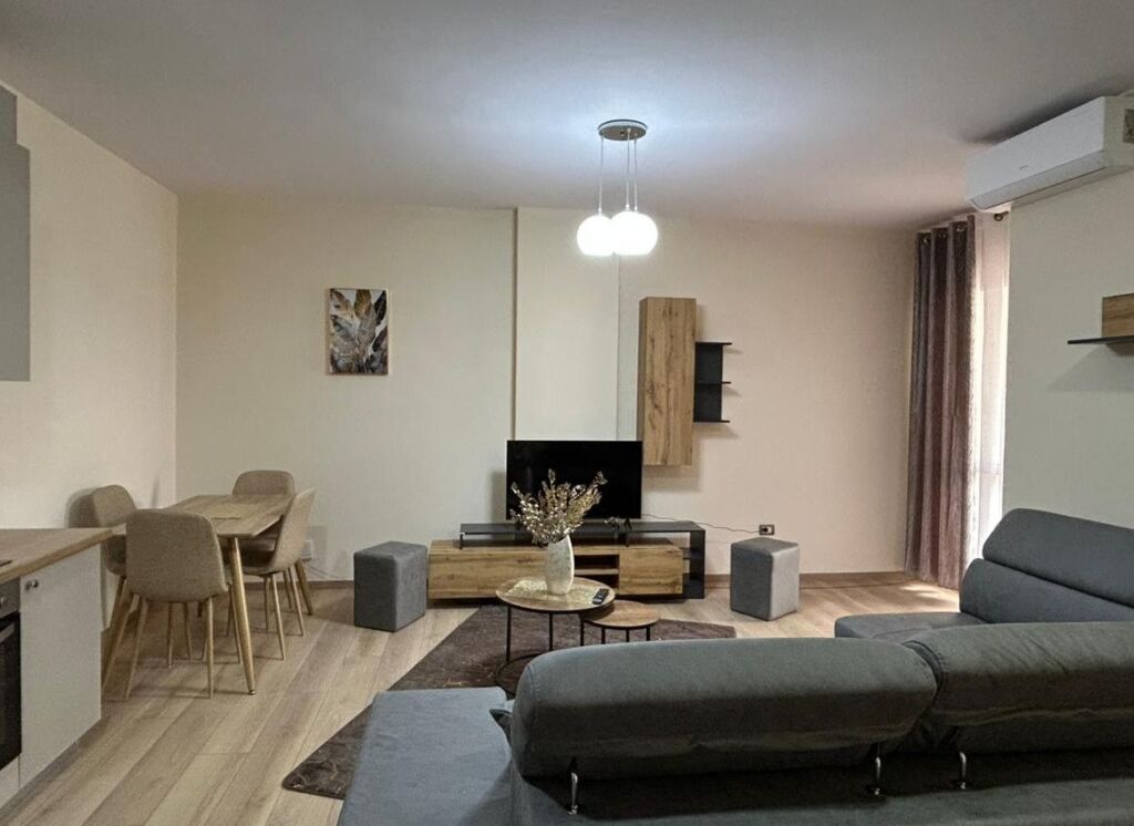 SHTËPI ME QERA – RRUGA E KAVAJËS