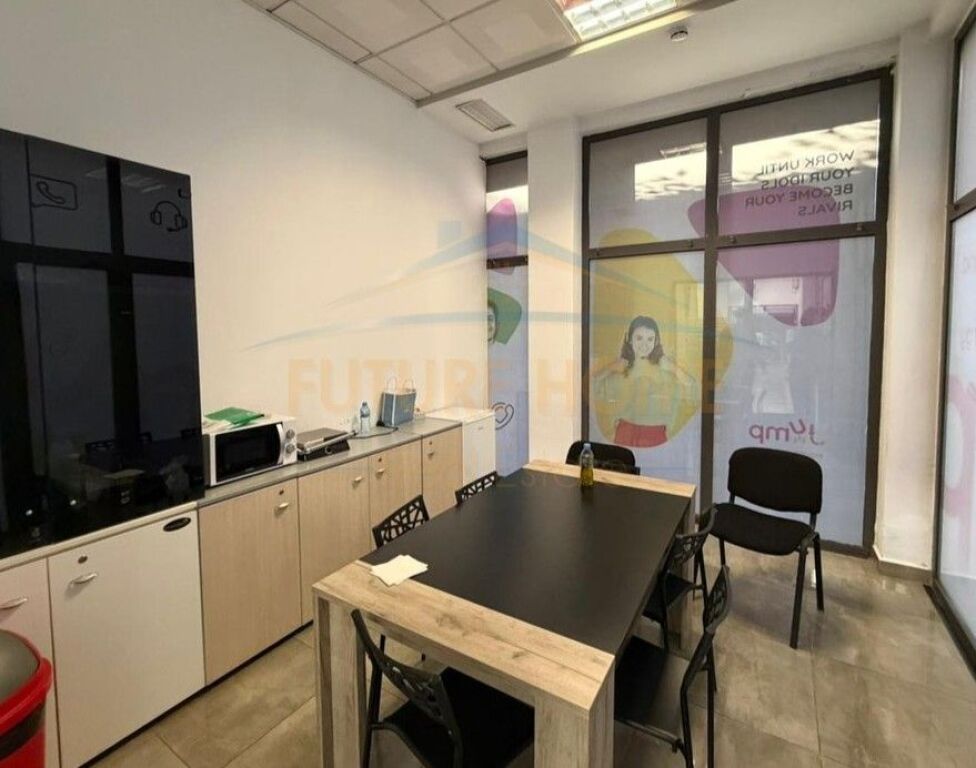 Qera, Ambient biznesi, Selvia, Tiranë.