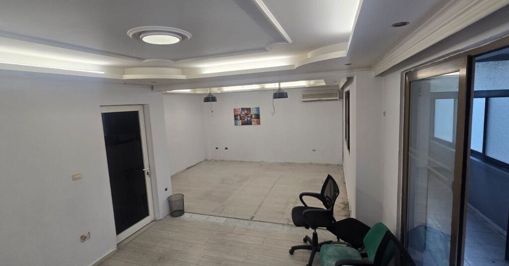 Jepet me Qira Ambjent tek sheshi Willson Adresa: tek ish-Blloku