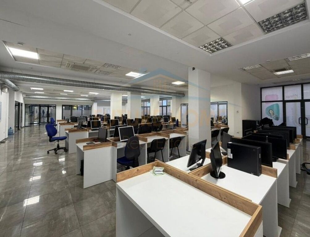 Qera, Ambient biznesi, Selvia, Tiranë.