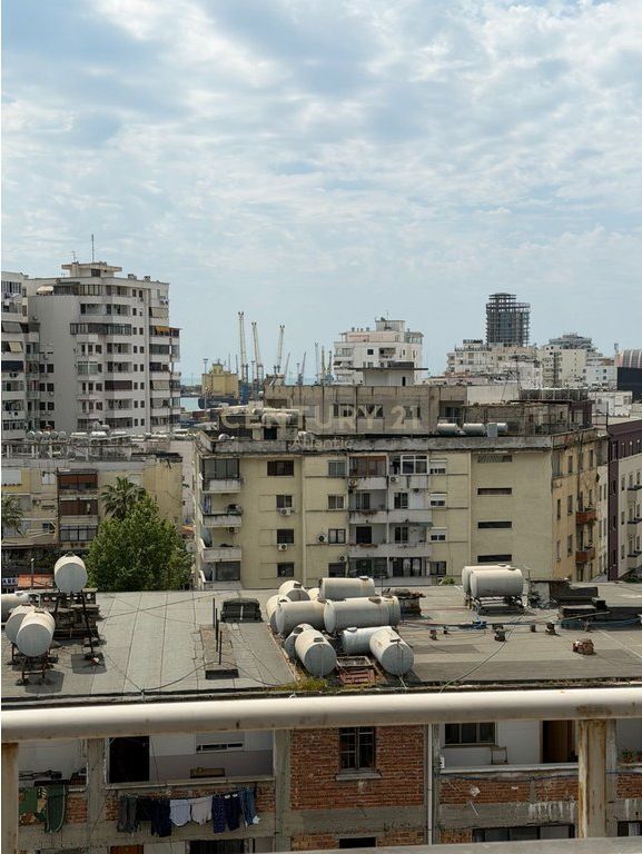 Apartament 1+1 Me Qira në zonën Stacioni i Trenit, Durrës.