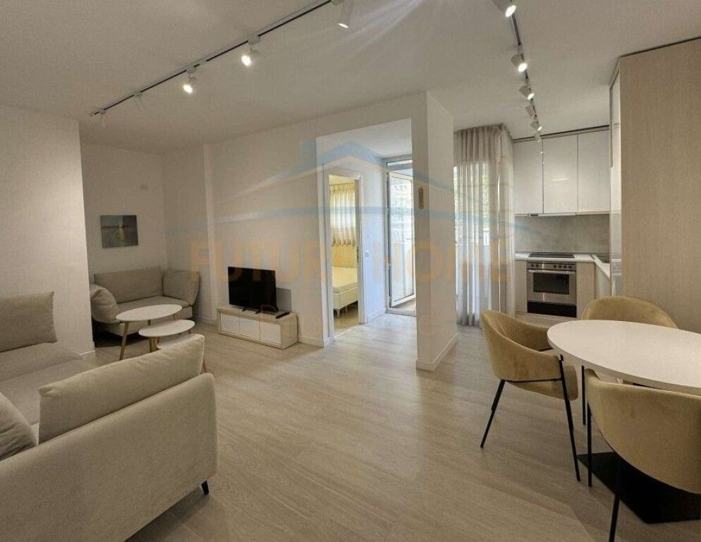 Qera, Apartament 1+1, Komuna e Parisit, Tiranë.