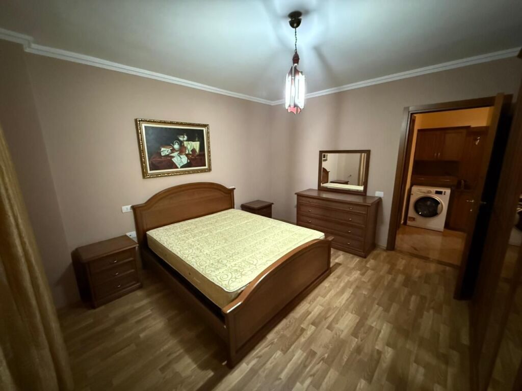 📣 QERA Apartament 1+1 📍 Prane Gjimnazit "Petro Nini Luarasi" ✨  💶 Cmimi 60.000 Leke/Muaj
