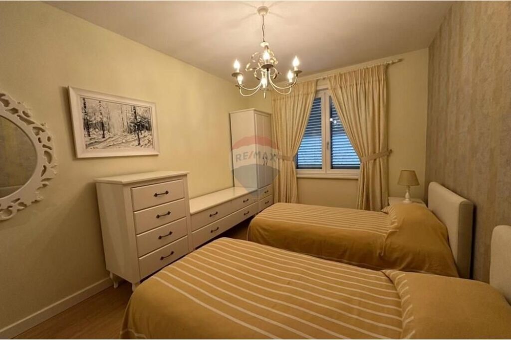 Jepet me qira apartament 3+1+3 tek Kodra e Diellit