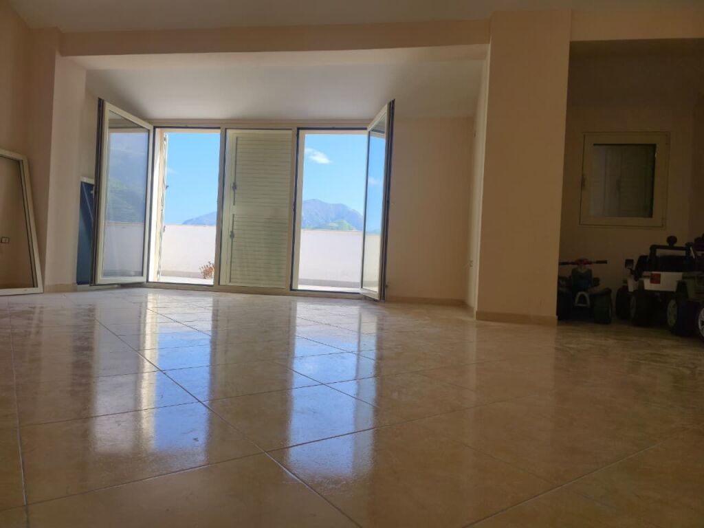 Shitet Papafingo ne Zonen e Freskut me Pamie nga Dajti