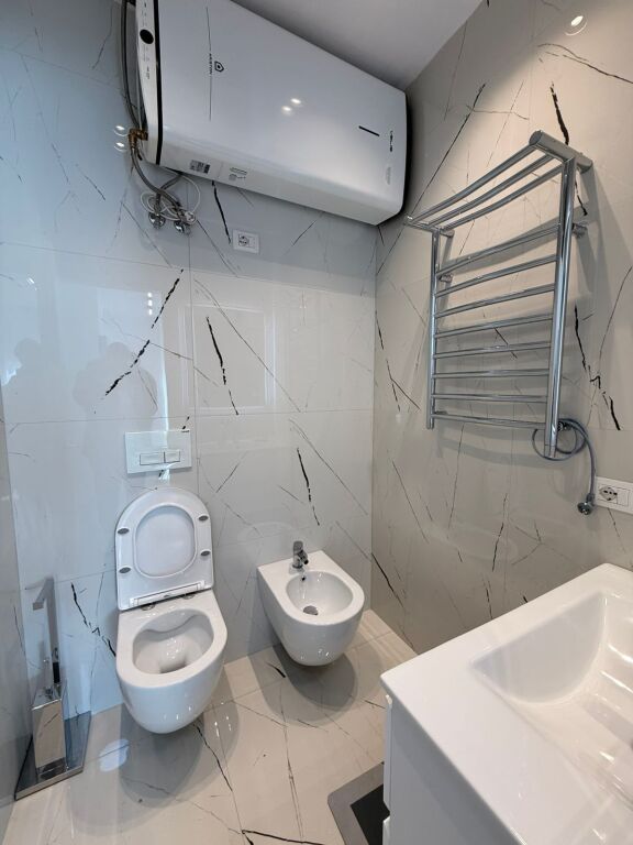 Jepet me qira apartament 2+1 me parking te Jordan Misja.  🚗 Me post parkimi💰 Cmimi: 80,000 leke / muaj  Per me shume informacion ose vizite, kontaktoni ne privat.