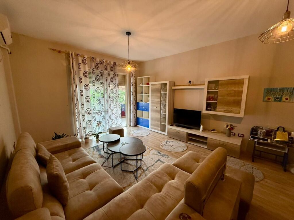 📣 AFFITTO Appartamento 1+1 📍 Vicino al Giardino Botanico ✨💶 Prezzo 60.000 Lek al Mese