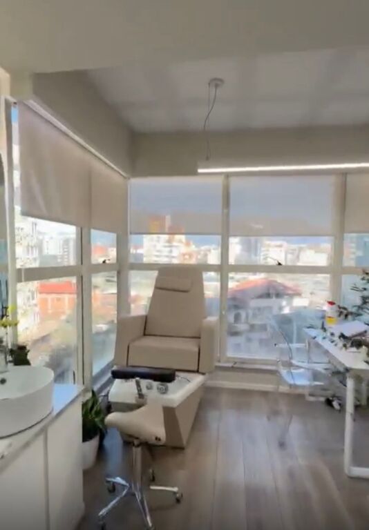 Shitet apartament 1+1 te Kompleksi Usluga te stacioni i Trenit