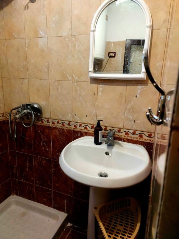🏢Rruga e Dibres,prane Hotel Stela jepet me qera garsoniere 32m2 e mobiluar 28,000 Leke