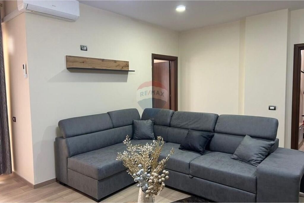 Apartament - Për Qira - Rruga e Kavajës, Tiranë