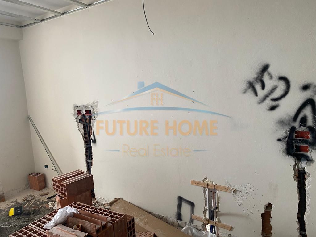 Shitet, Apartament 1+1, Unaza e re, Tiranë