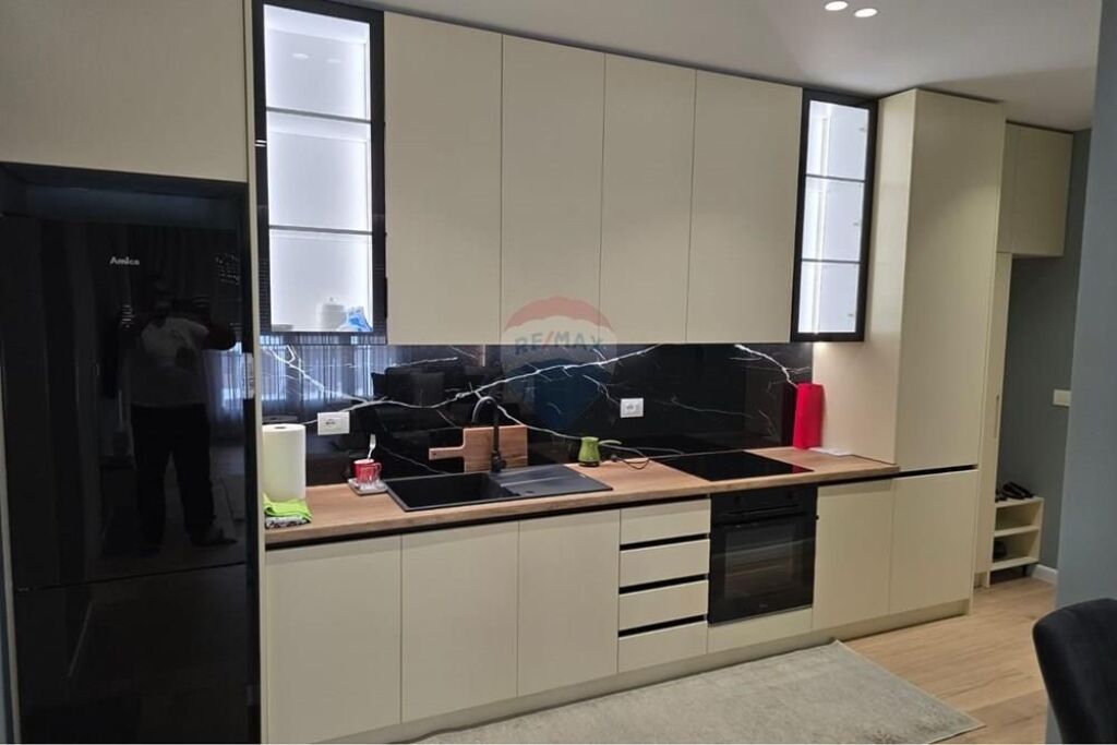 Jepet me qira apartament 1+1 – Rruga Qemal Stafa