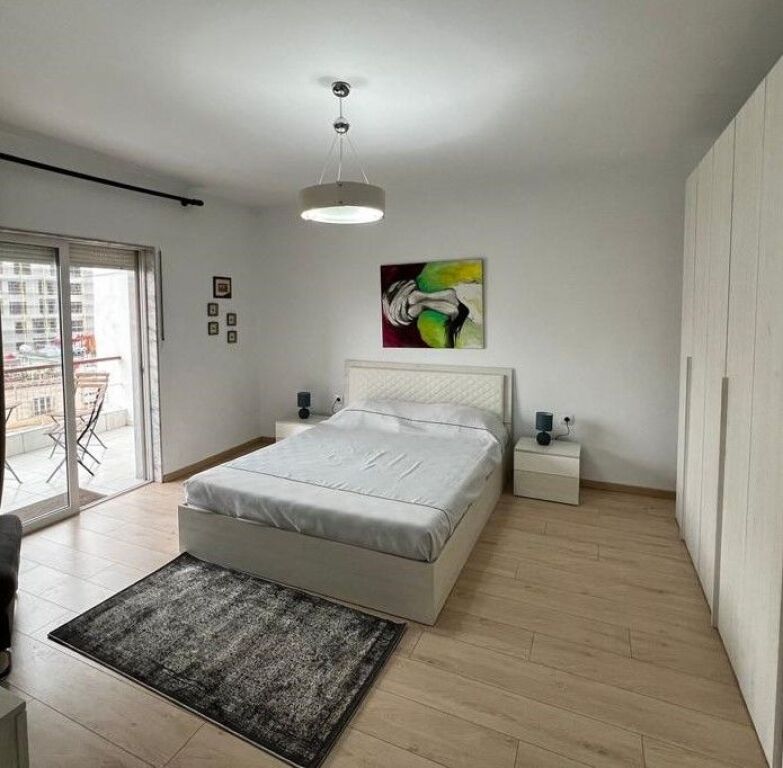 Apartament 2+1+2 me Qera , Komuna Parisit