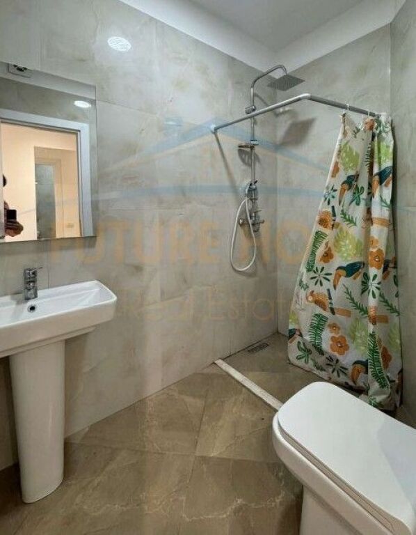 Qera, Apartament 1+1, Komuna e Parisit, Tiranë.