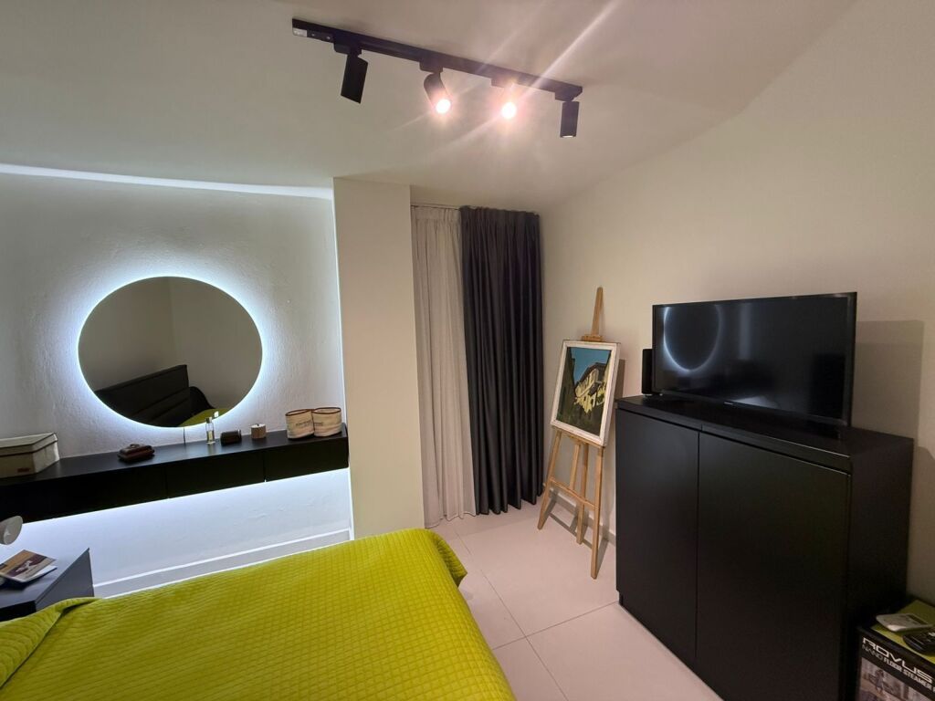 Shitet apartament 1+1 ne Fresk