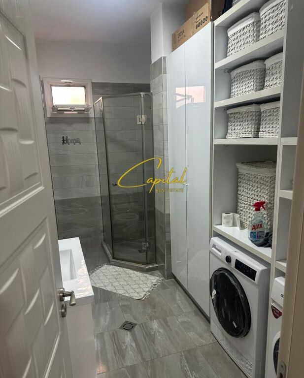 APARTAMETN ME QIRA 2+1 LIQENI ARTIFICIAL 700 EURO