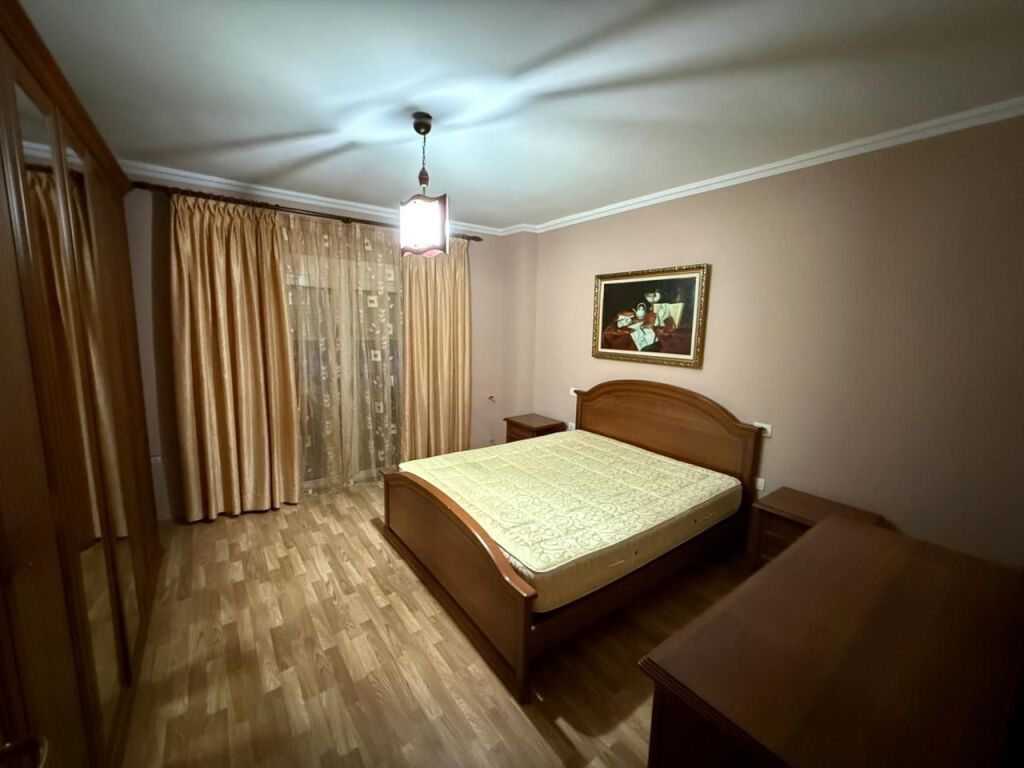 📣 QERA Apartament 1+1 📍 Prane Gjimnazit "Petro Nini Luarasi" ✨  💶 Cmimi 60.000 Leke/Muaj