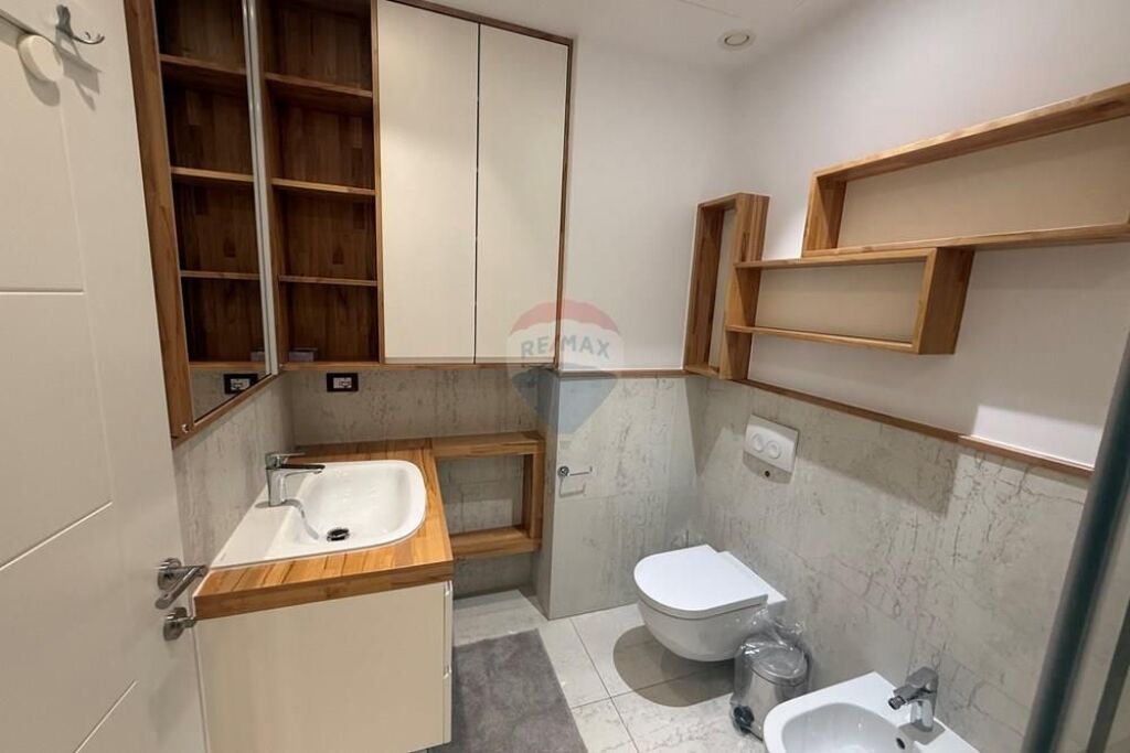 Apartament modern 3+1+2 me 2 poste parkimi.