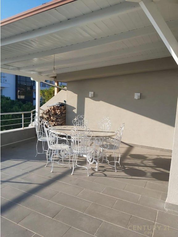 VENDESI SUPER APPARTAMENTO 2+1+2 A GOLEM, INVESTITO FINO AI DETTAGLI CON AMPIO VERANDA E VISTA MARE