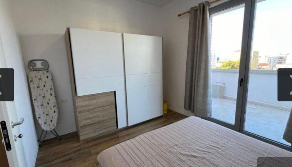 Apartqment ne shitje 1+1+Verande, Rruga Bardhyl