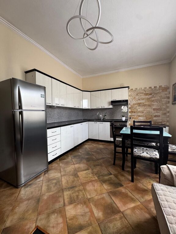 JEPET ME QERA DHOME PER VAJZA PRANE FAKULTETIT TE MJEKESISE, INFERMERISE DHE UNIVERSITETIT EUROPIAN!