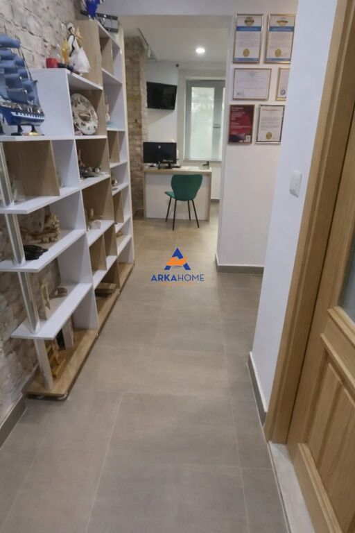 SHITET DYQAN 60M2 "AFER SHKOLLES SABAUDIN GARBANI, RRUGA MUHAMET GJOLLESHAJ" 260.000 EURO