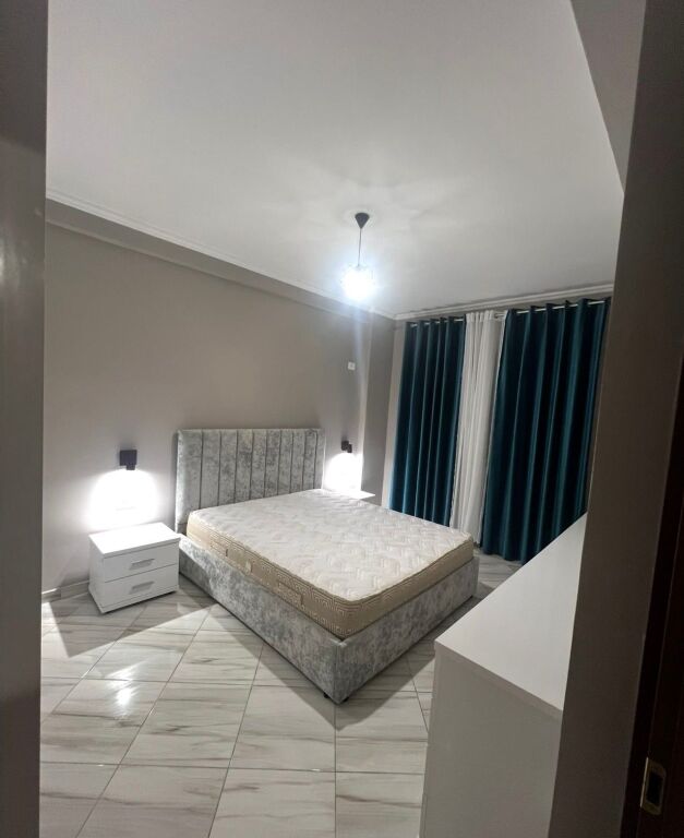 Jepet me qira 2+1+1 Bathore Rruga Demokracia 400 mije leke