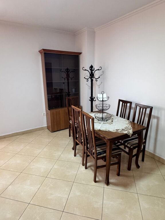 Apartament 2+1 për qira Gjmnazi Sami Frashëri