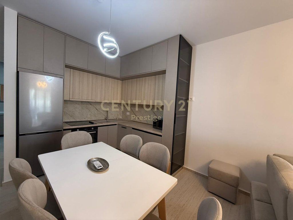 APARTAMENT 3+1+2+POST PARKIMI ME QIRA, "FOREST RESIDENCE", LIQENI I THATE! 1,450 € /Muaj