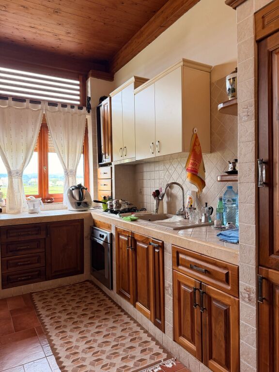 Shitet Vilë 3-Katëshe me Truall 1533m2 – Kavajë, Rruga Dytësore