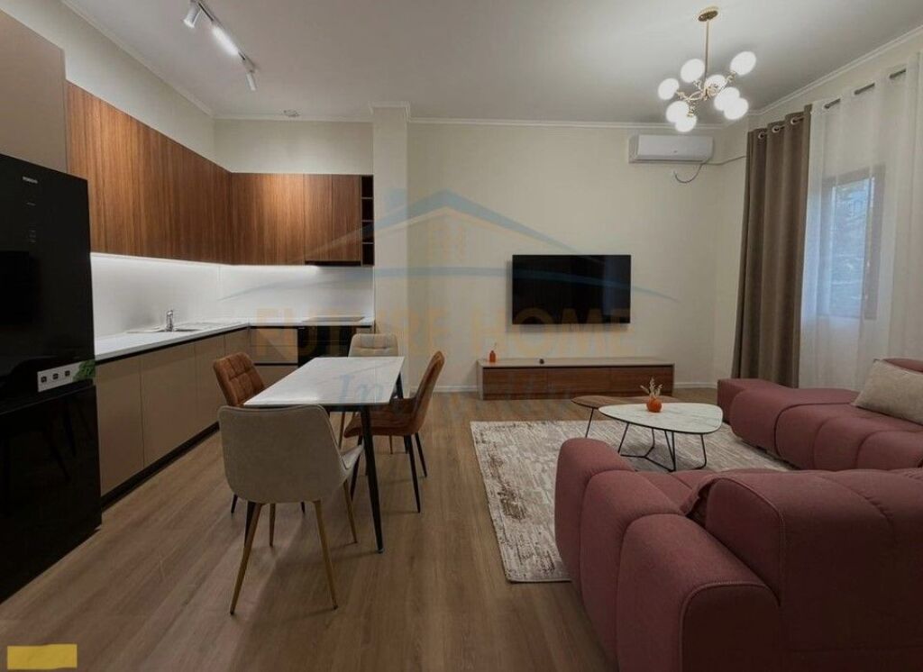 Shitet, Apartament 2+1+2, Fresku, Tiranë.