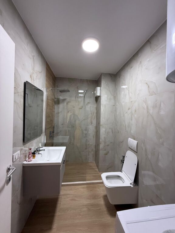 Jepet me qira apartament 1+1 tek ish Parku i Autobuzave
