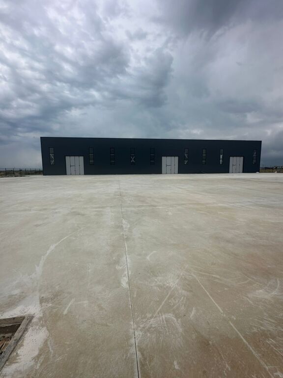 Kapanon Me Qera Fllake Rruge Kryesore