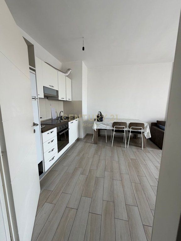 Apartament 1+1 Me Qira në zonën Stacioni i Trenit, Durrës.