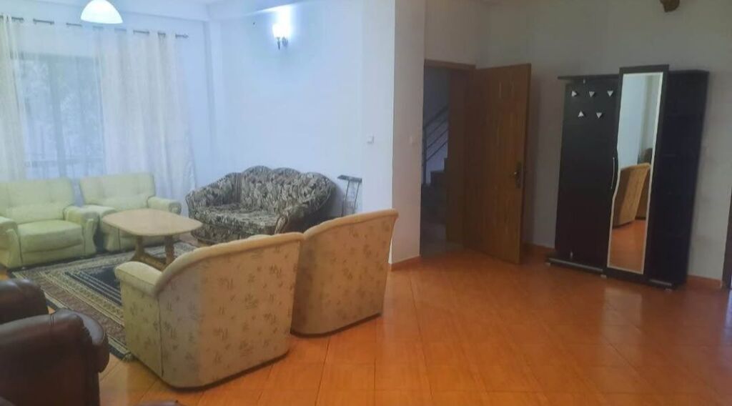 JEPET ME QIRA SHTEPI 3+1 -  QYTET STUDENTI, TIRANE