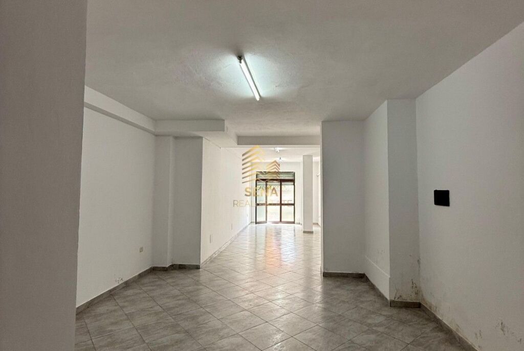 Qira, Ambient Biznesi, Rruga e Barrikadave, 40.000 Lek/Muaj
